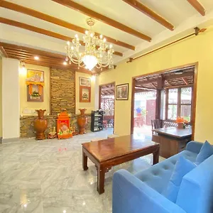 Hotel Chaluenxay Xiengthong Place